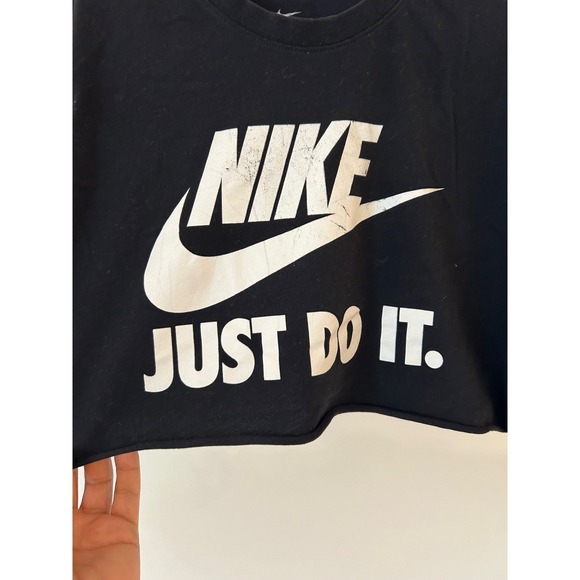 Nike Dri Fit Black Crop T Shirt Just Do It Logo Athletic Athleisure Size M - Picture 4 of 7